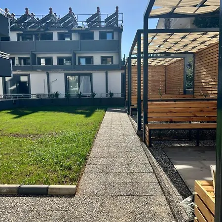 Blue House Garden 4 * 锡德